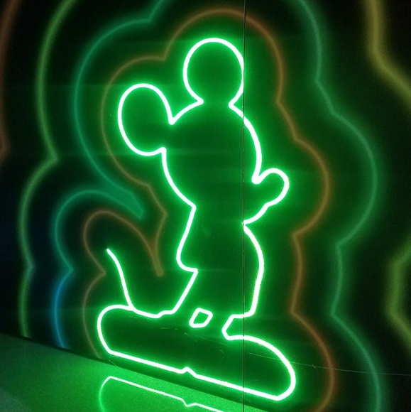 Meet your Posher, Bee - Picture 1 of 1